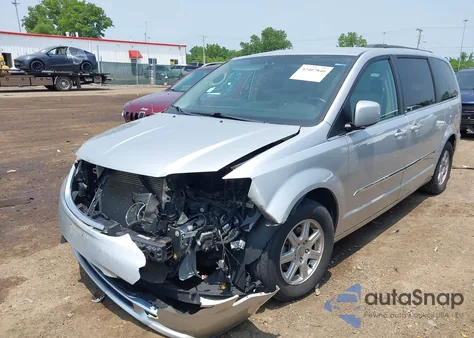 2011 Chrysler Town & Country Touring z USA, uszkodzony, nr VIN 2A4RR5DG0BR798312